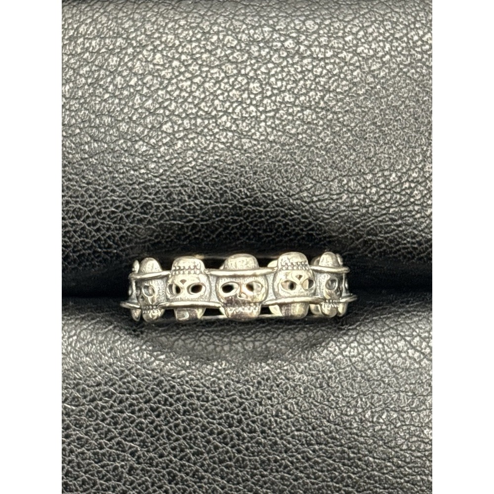 New Condition Sterling Silver Tiny Skulls Bowler Hat Ring Size 7 H4